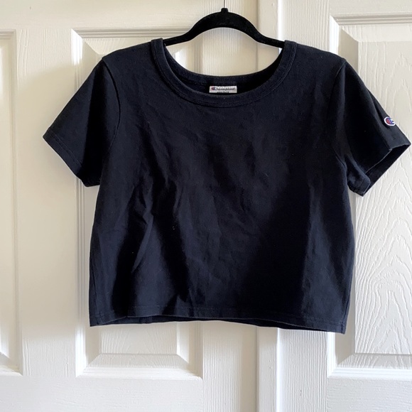 NWOT UO Cropped Black Champion T-Shirt Short Sleeve - Picture 1 of 4